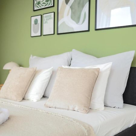 Ferienwohnung Bright 2Br - 8Th Floor, Balcony, Free Parking - By Gravity Prag Exterior foto