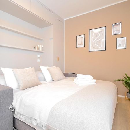 Ferienwohnung Bright 2Br - 8Th Floor, Balcony, Free Parking - By Gravity Prag Exterior foto