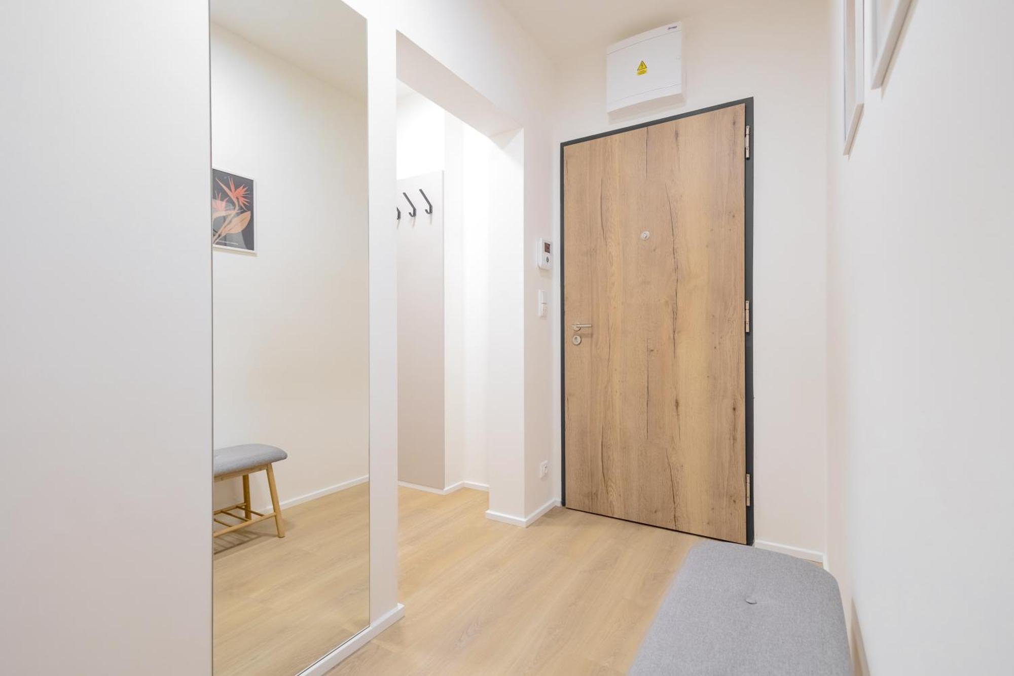 Ferienwohnung Bright 2Br - 8Th Floor, Balcony, Free Parking - By Gravity Prag Exterior foto