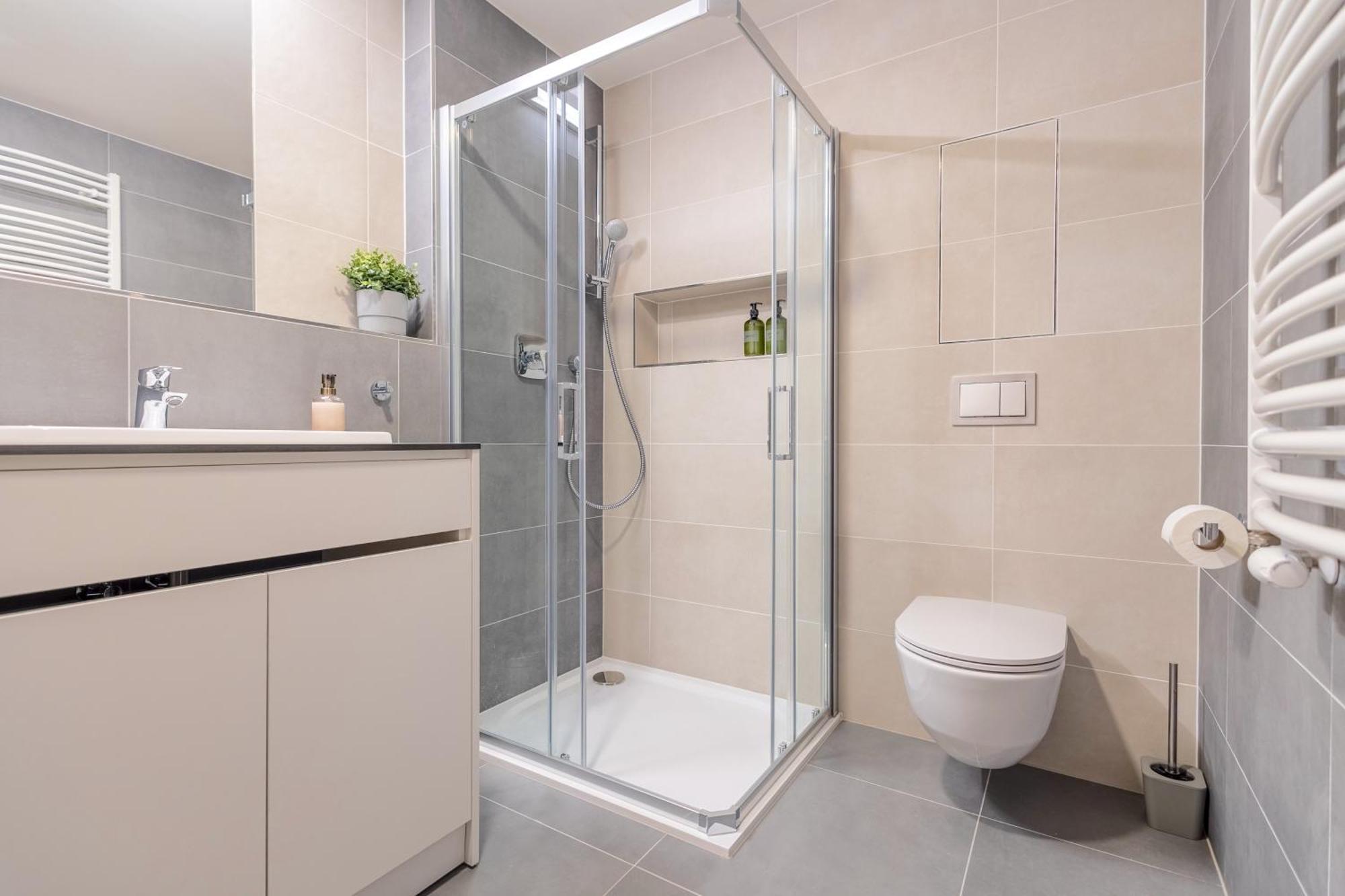 Ferienwohnung Bright 2Br - 8Th Floor, Balcony, Free Parking - By Gravity Prag Exterior foto