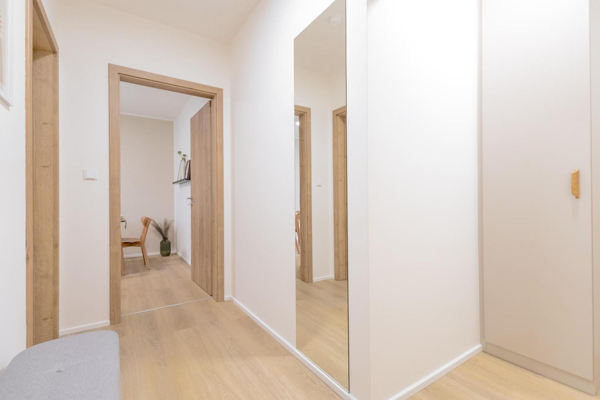 Ferienwohnung Bright 2Br - 8Th Floor, Balcony, Free Parking - By Gravity Prag Exterior foto