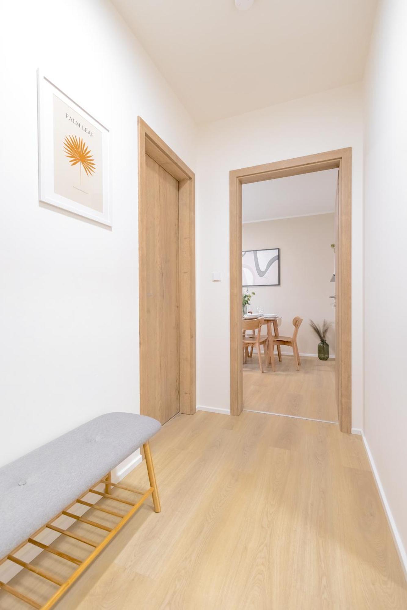 Ferienwohnung Bright 2Br - 8Th Floor, Balcony, Free Parking - By Gravity Prag Exterior foto