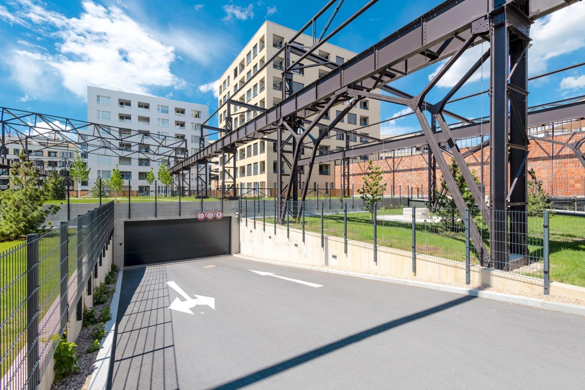 Ferienwohnung Bright 2Br - 8Th Floor, Balcony, Free Parking - By Gravity Prag Exterior foto