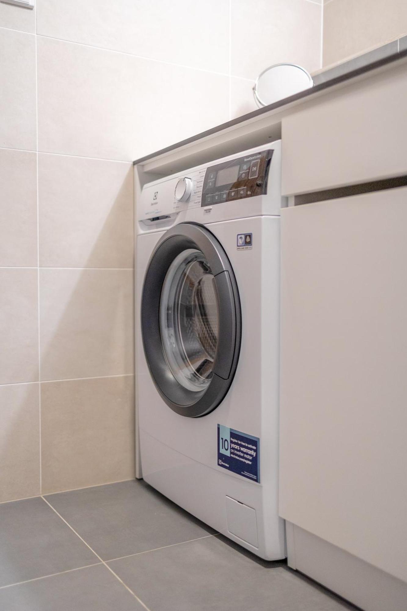 Ferienwohnung Bright 2Br - 8Th Floor, Balcony, Free Parking - By Gravity Prag Exterior foto