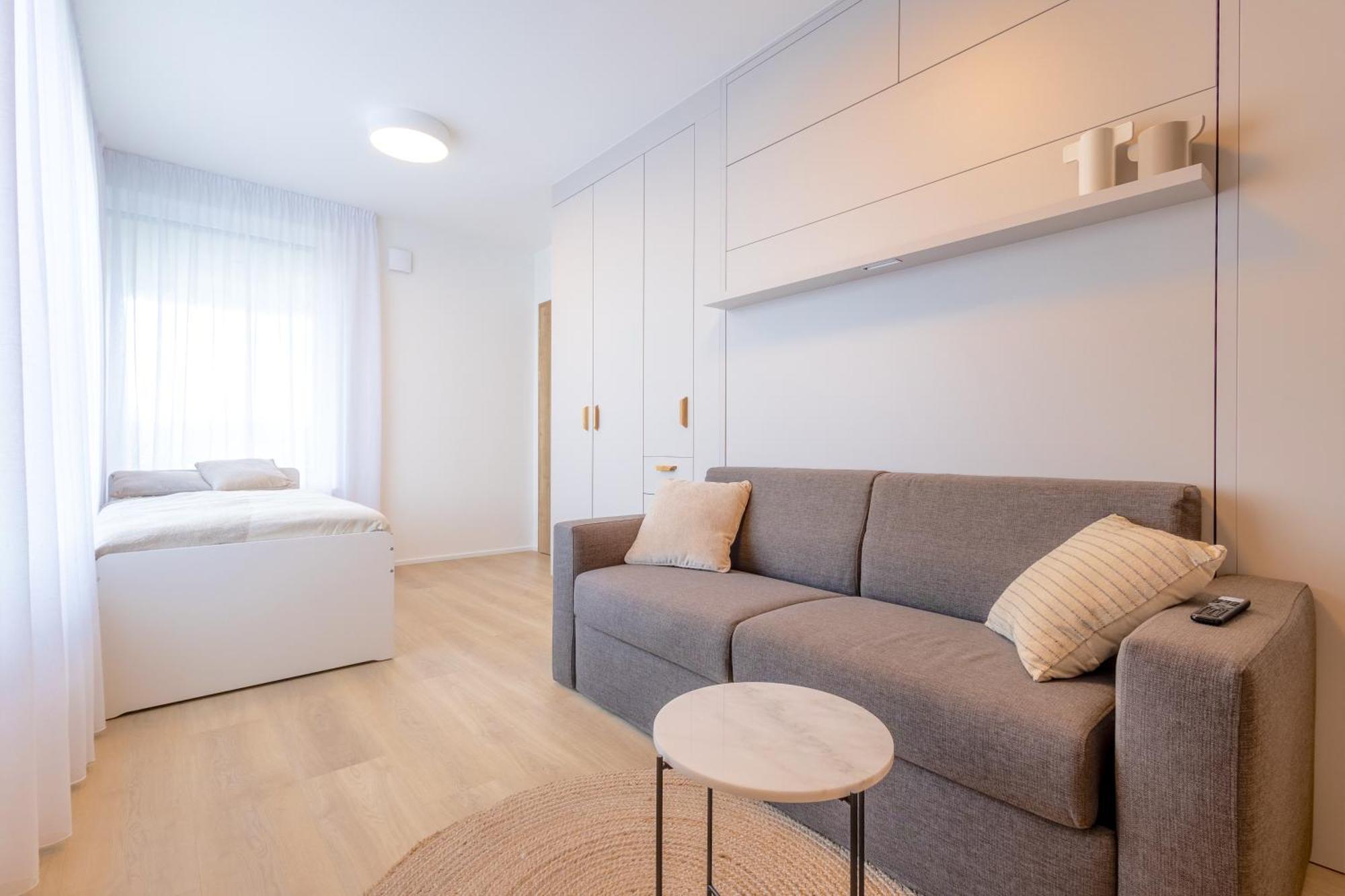 Ferienwohnung Bright 2Br - 8Th Floor, Balcony, Free Parking - By Gravity Prag Exterior foto
