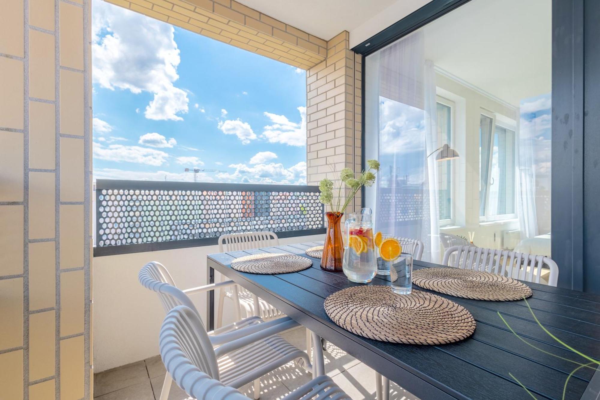 Ferienwohnung Bright 2Br - 8Th Floor, Balcony, Free Parking - By Gravity Prag Exterior foto