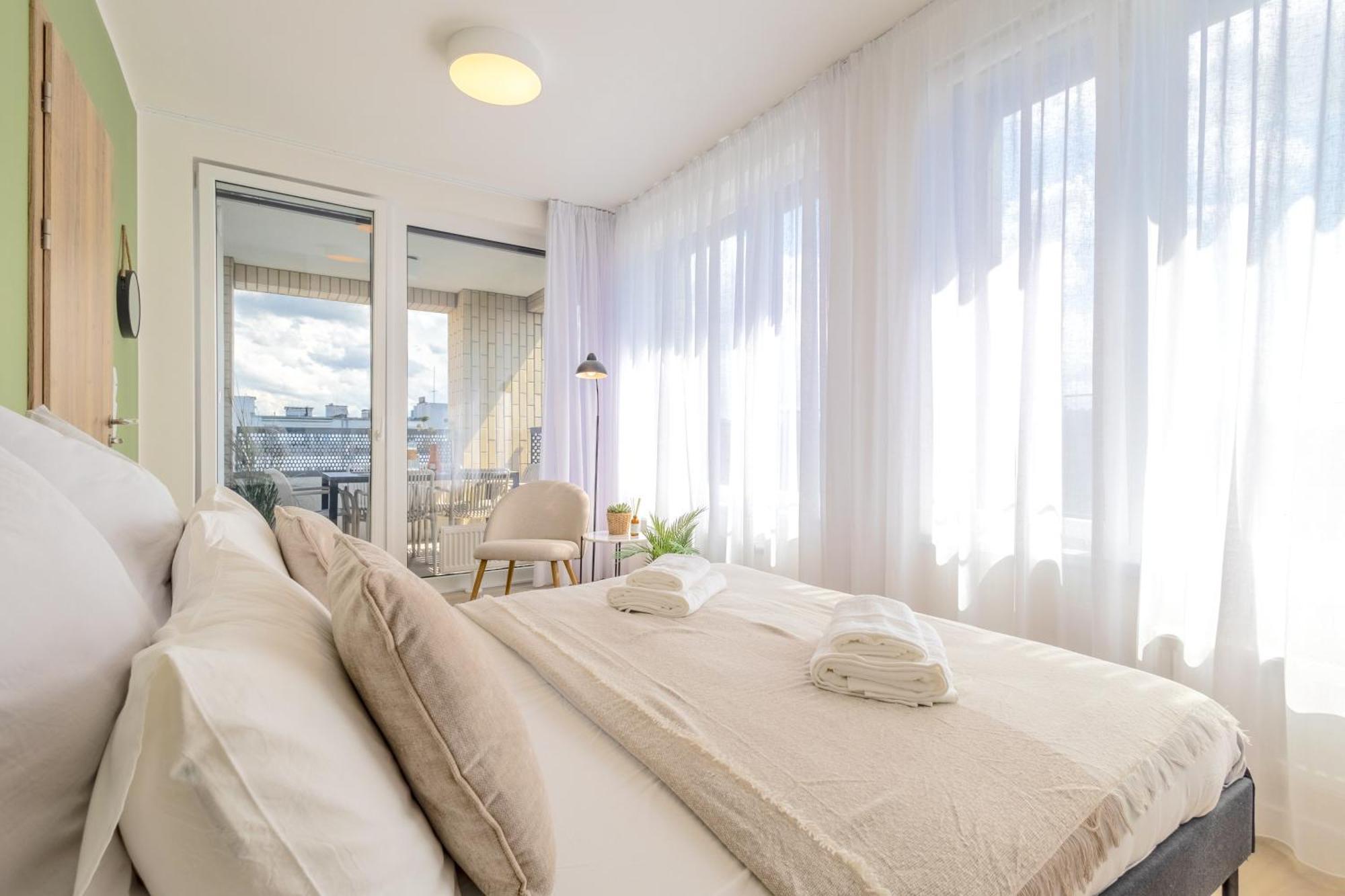 Ferienwohnung Bright 2Br - 8Th Floor, Balcony, Free Parking - By Gravity Prag Exterior foto