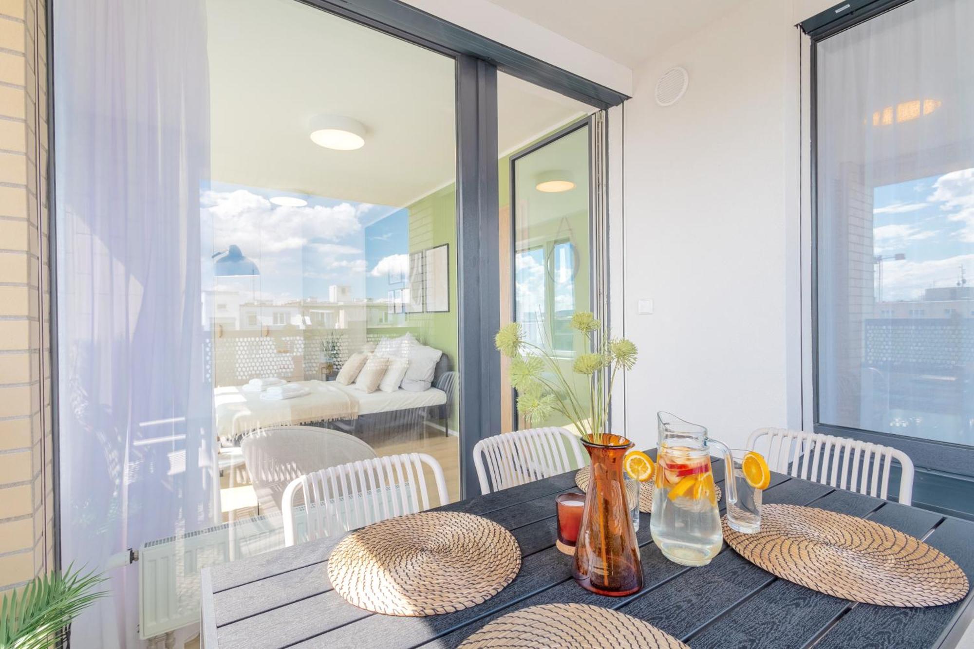 Ferienwohnung Bright 2Br - 8Th Floor, Balcony, Free Parking - By Gravity Prag Exterior foto