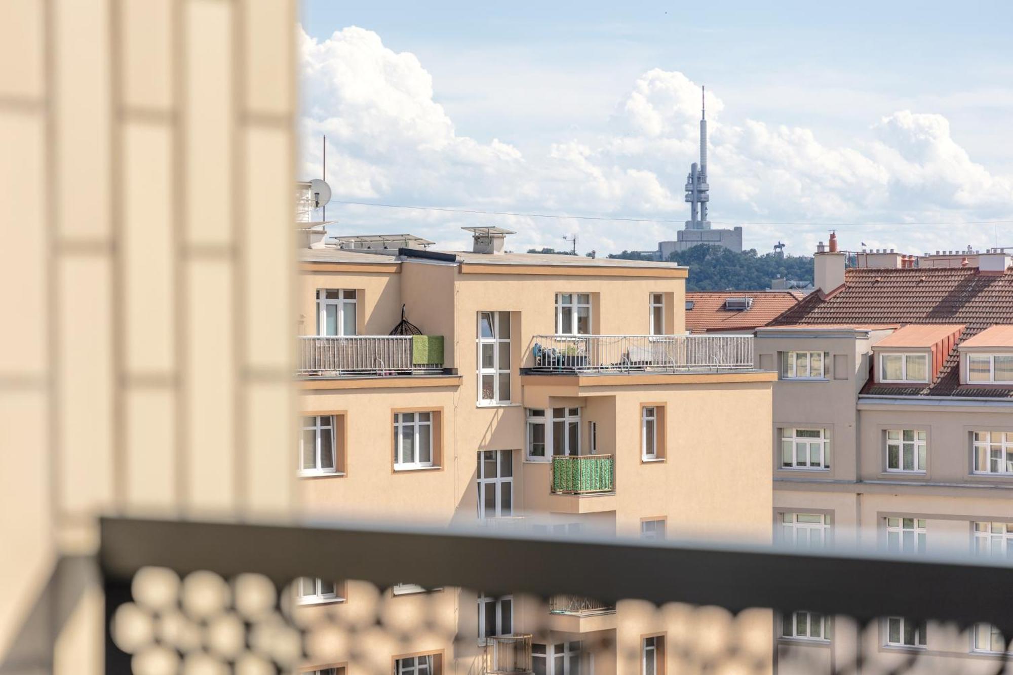 Ferienwohnung Bright 2Br - 8Th Floor, Balcony, Free Parking - By Gravity Prag Exterior foto